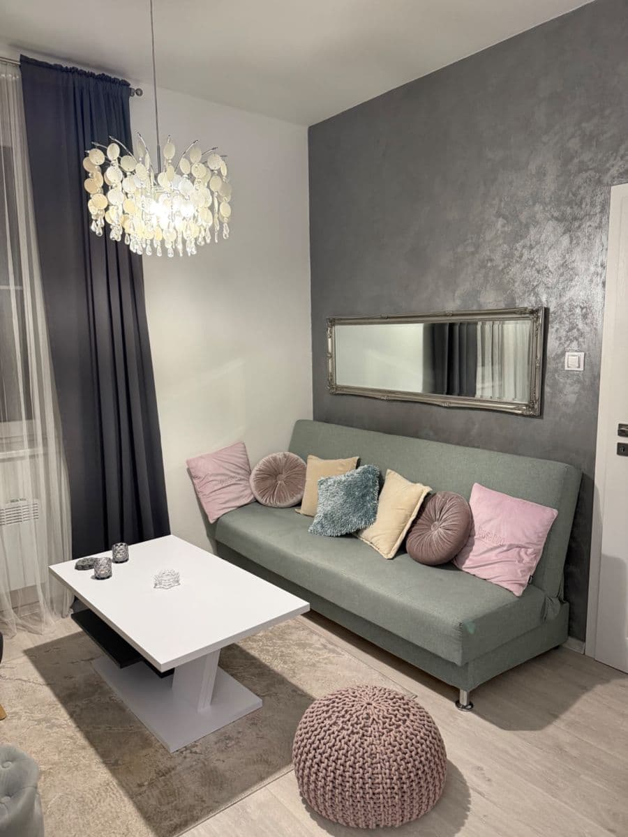 Prenájom bytu 2-izbový 53 m², U Svobodárny, Praha, Praha Prenájom bytu 2-izbový 53 m², U Svobodárny, Praha, Praha