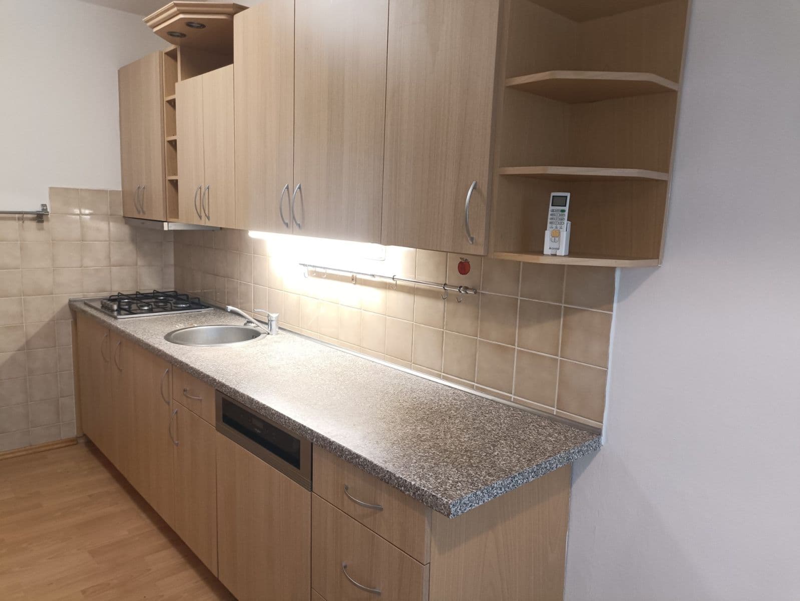 Prenájom bytu 3-izbový 81 m², Amforová, Praha, Praha Prenájom bytu 3-izbový 81 m², Amforová, Praha, Praha