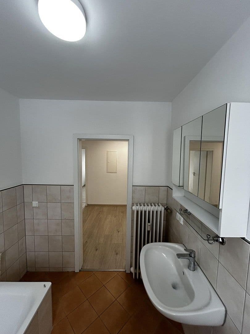 Prenájom bytu 4-izbový 92 m², Beethovenstraße 8-10, Baunatal, Hesensko Prenájom bytu 4-izbový 92 m², Beethovenstraße 8-10, Baunatal, Hesensko