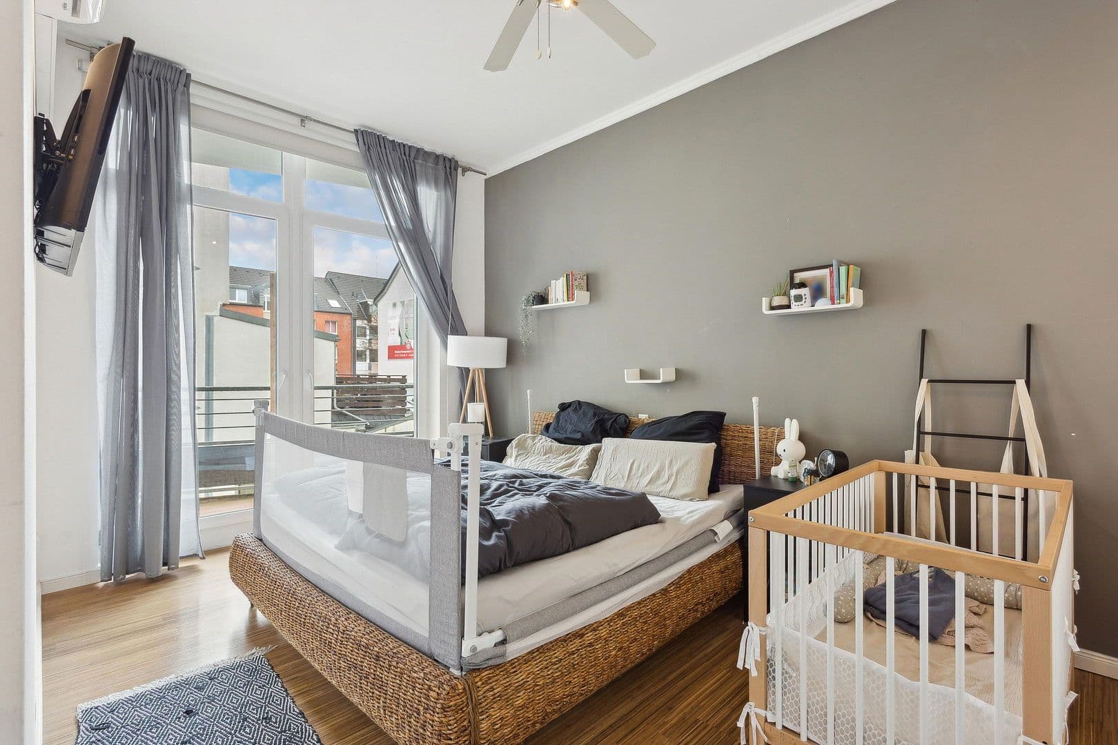 Predaj bytu 3-izbový 94 m², Lessingstr. 53, Köln, Severné Porýnie - Westfálsko Predaj bytu 3-izbový 94 m², Lessingstr. 53, Köln, Severné Porýnie - Westfálsko