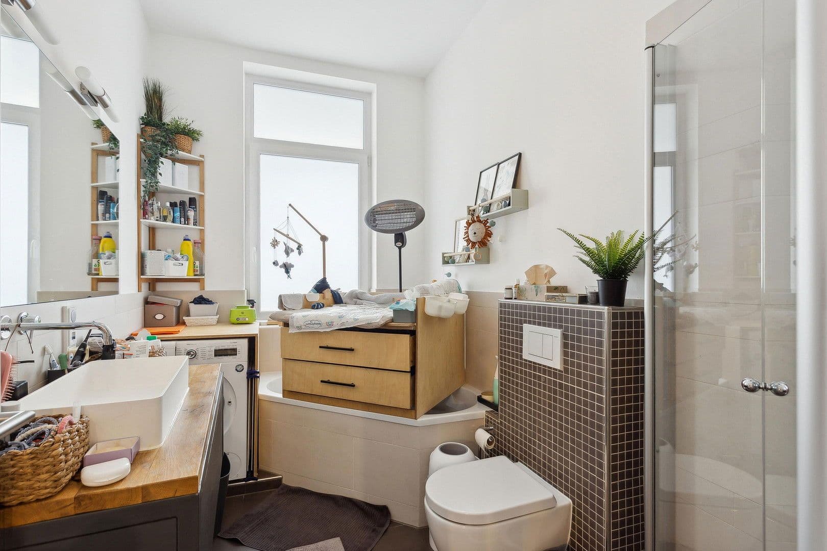 Predaj bytu 3-izbový 94 m², Lessingstr. 53, Köln, Severné Porýnie - Westfálsko Predaj bytu 3-izbový 94 m², Lessingstr. 53, Köln, Severné Porýnie - Westfálsko