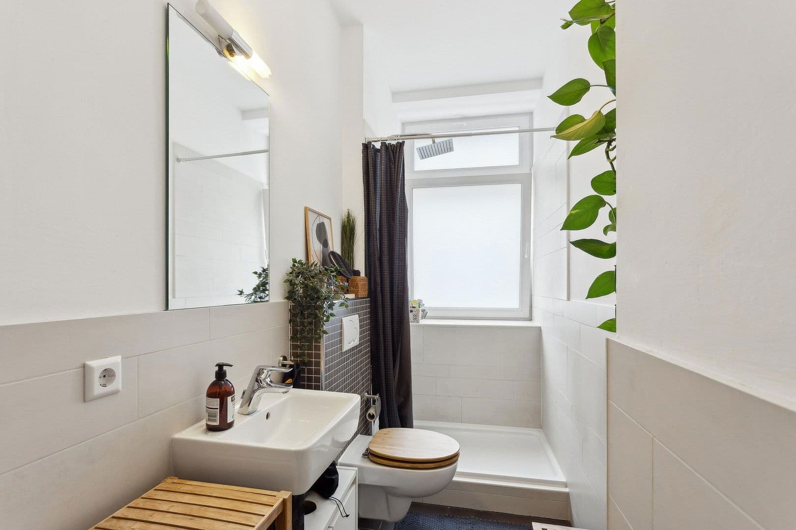 Predaj bytu 3-izbový 94 m², Lessingstr. 53, Köln, Severné Porýnie - Westfálsko Predaj bytu 3-izbový 94 m², Lessingstr. 53, Köln, Severné Porýnie - Westfálsko