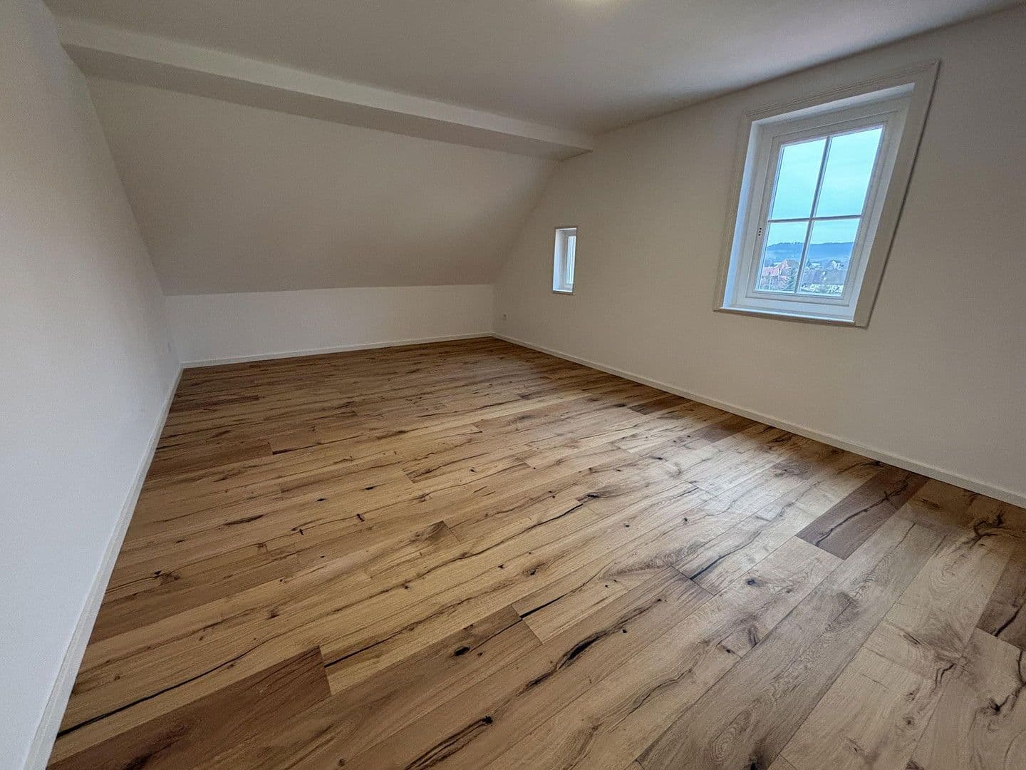 Prenájom bytu 4-izbový 105 m², Lorch, Bádensko-Wurttembersko Prenájom bytu 4-izbový 105 m², Lorch, Bádensko-Wurttembersko