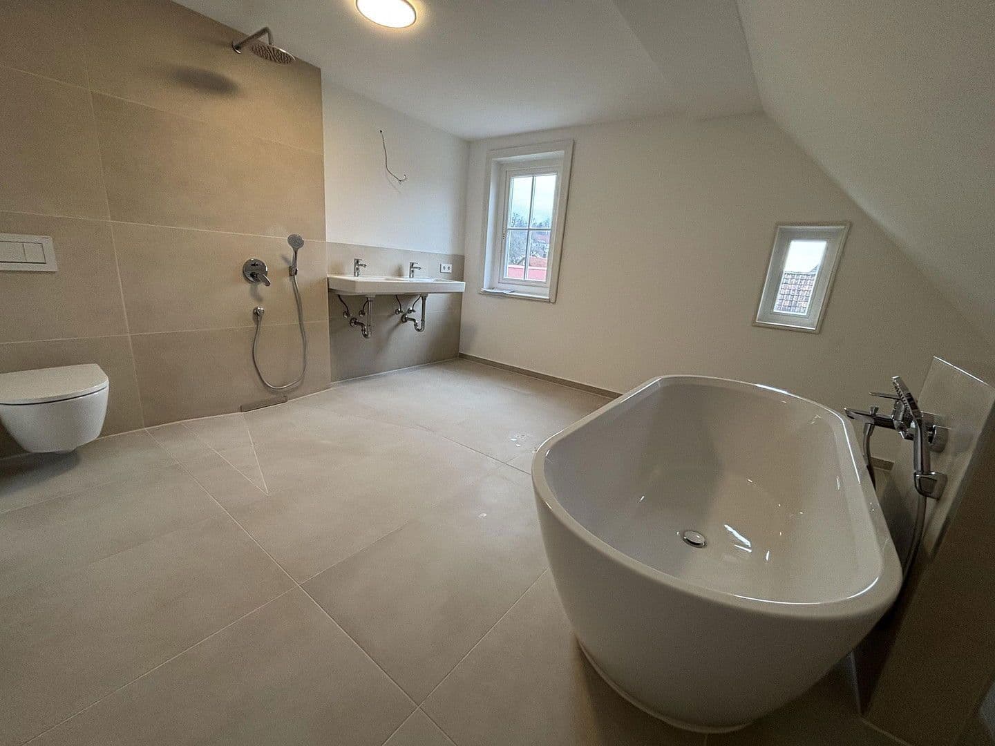 Prenájom bytu 4-izbový 105 m², Lorch, Bádensko-Wurttembersko Prenájom bytu 4-izbový 105 m², Lorch, Bádensko-Wurttembersko