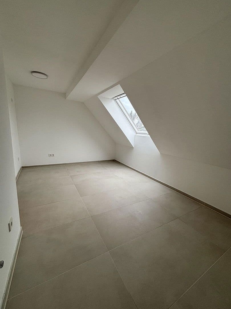 Prenájom bytu 4-izbový 105 m², Lorch, Bádensko-Wurttembersko Prenájom bytu 4-izbový 105 m², Lorch, Bádensko-Wurttembersko