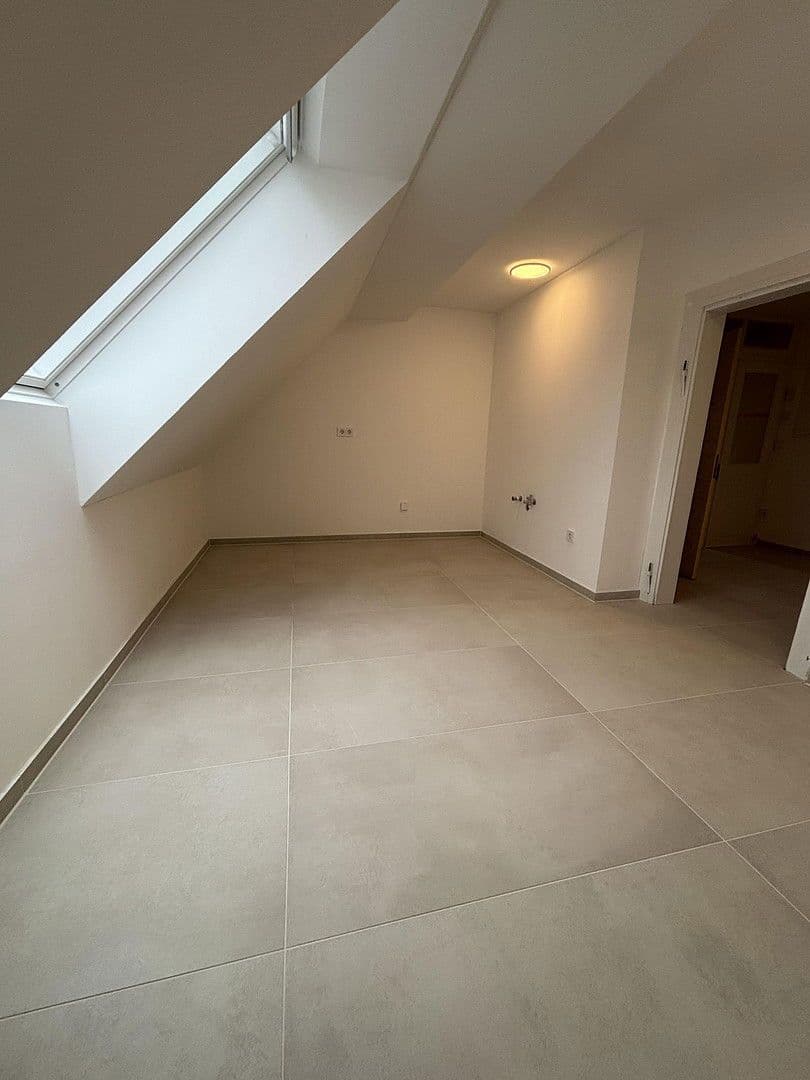 Prenájom bytu 4-izbový 105 m², Lorch, Bádensko-Wurttembersko Prenájom bytu 4-izbový 105 m², Lorch, Bádensko-Wurttembersko