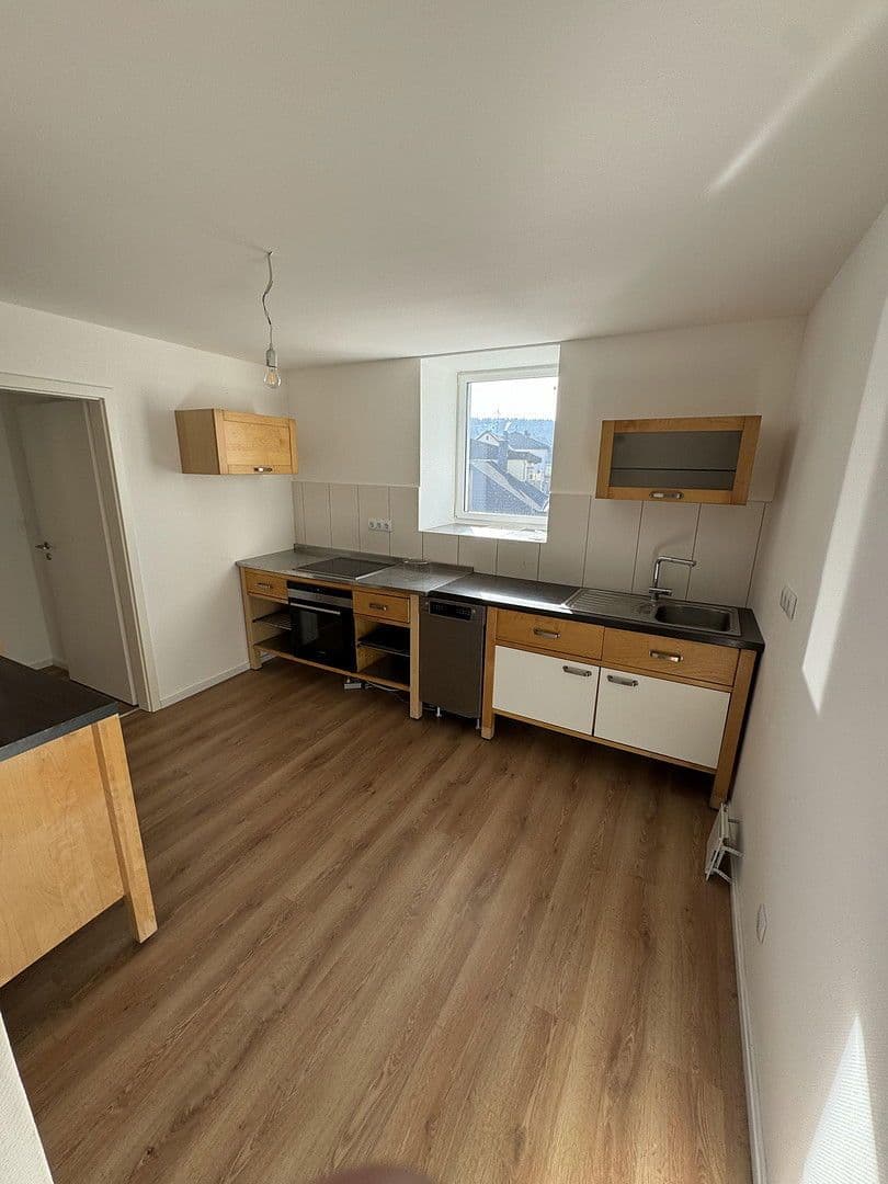 Predaj domu 390 m², pozemek 587 m², Mandern, Porýnie-Falcko Predaj domu 390 m², pozemek 587 m², Mandern, Porýnie-Falcko