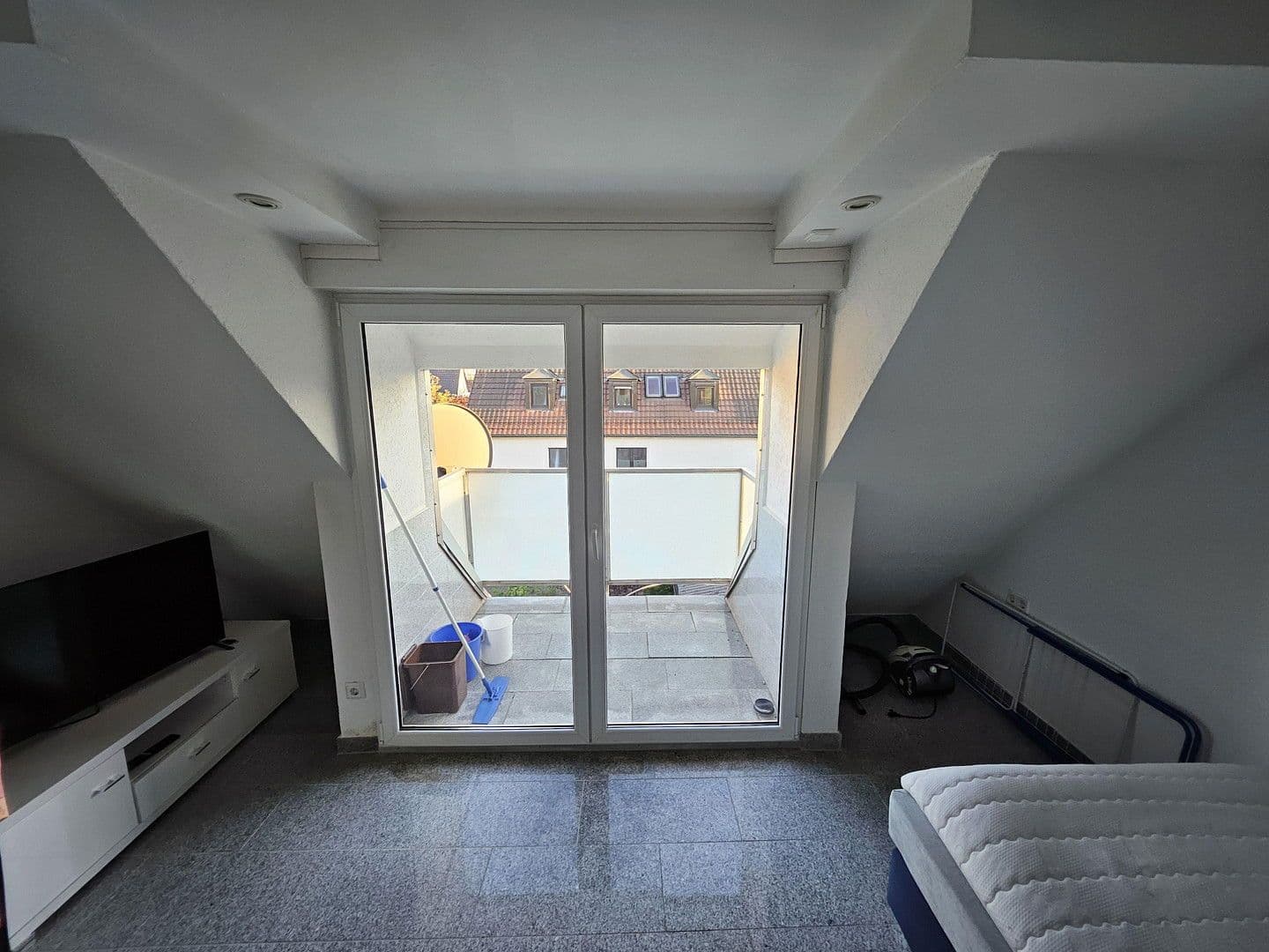 Prenájom bytu 1-izbový 25 m², Stuttgart, Bádensko-Wurttembersko Prenájom bytu 1-izbový 25 m², Stuttgart, Bádensko-Wurttembersko