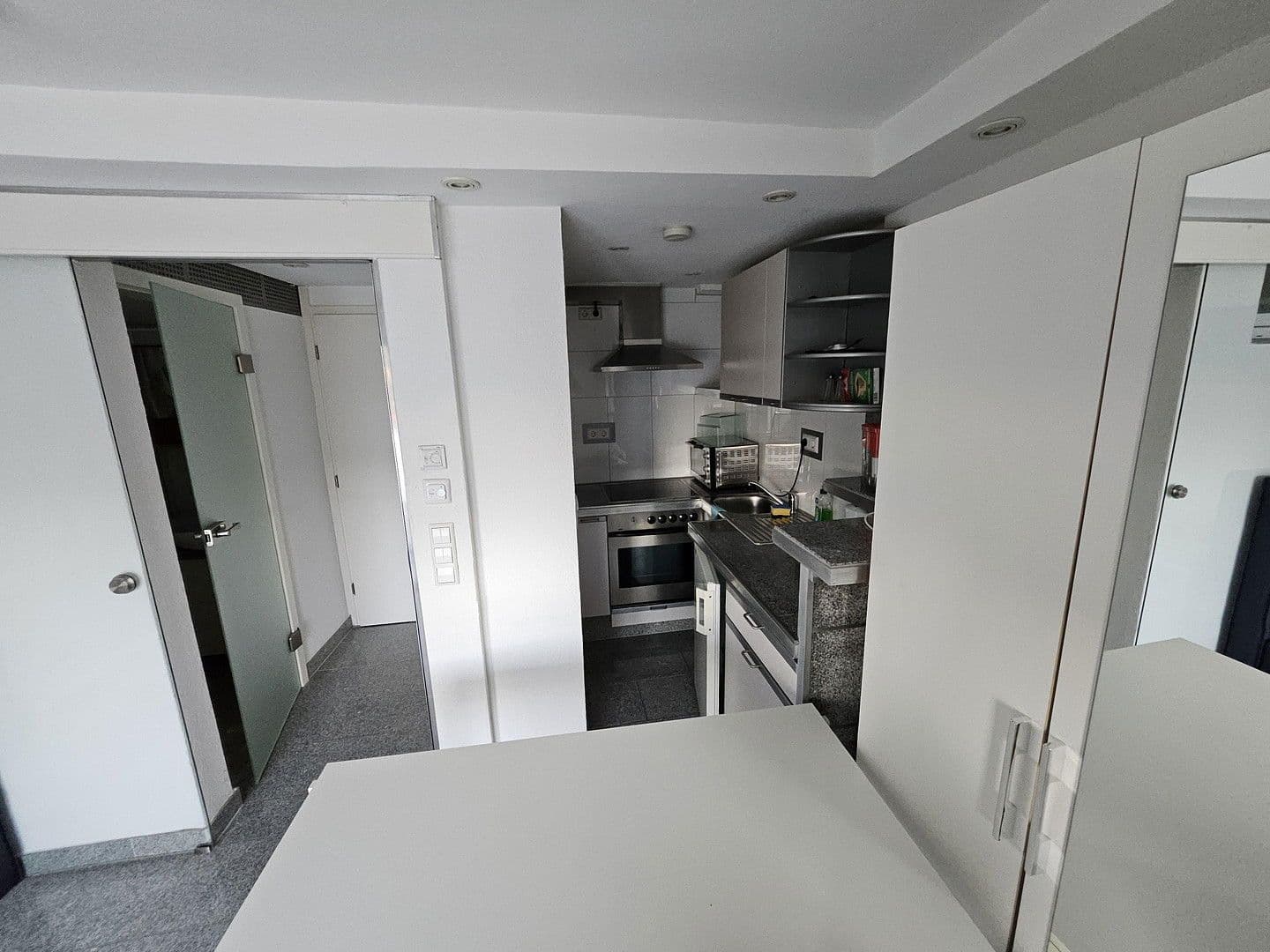 Prenájom bytu 1-izbový 25 m², Stuttgart, Bádensko-Wurttembersko Prenájom bytu 1-izbový 25 m², Stuttgart, Bádensko-Wurttembersko