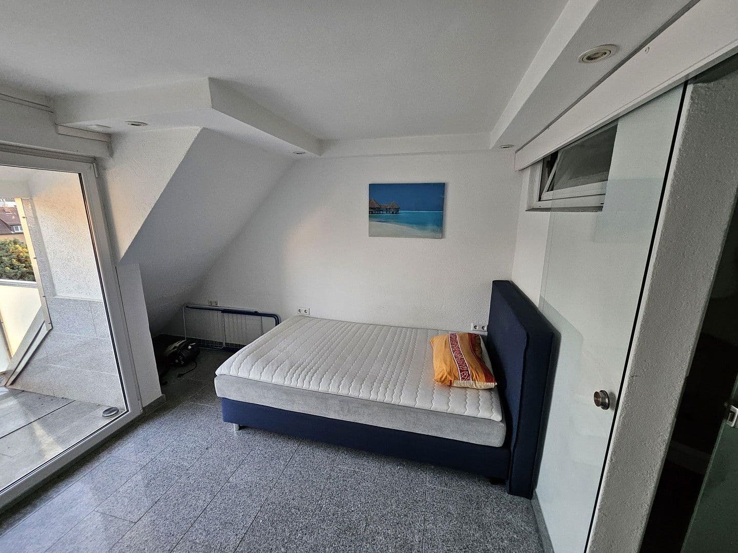 Prenájom bytu 1-izbový 25 m², Stuttgart, Bádensko-Wurttembersko Prenájom bytu 1-izbový 25 m², Stuttgart, Bádensko-Wurttembersko