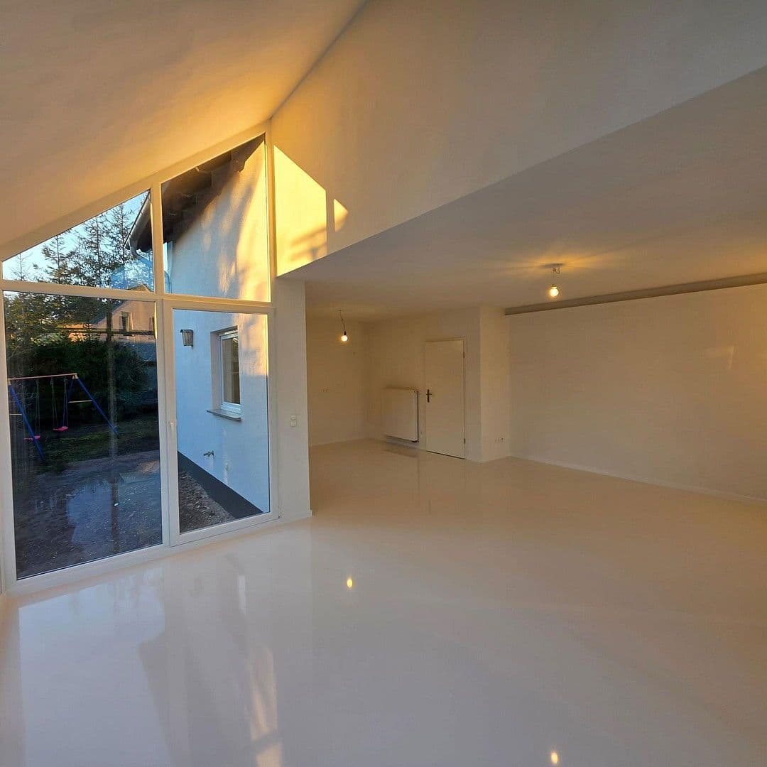 Predaj domu 121 m², pozemek 554 m², Deumener Weg 1, Hohenmölsen, Sasko-Anhaltsko Predaj domu 121 m², pozemek 554 m², Deumener Weg 1, Hohenmölsen, Sasko-Anhaltsko