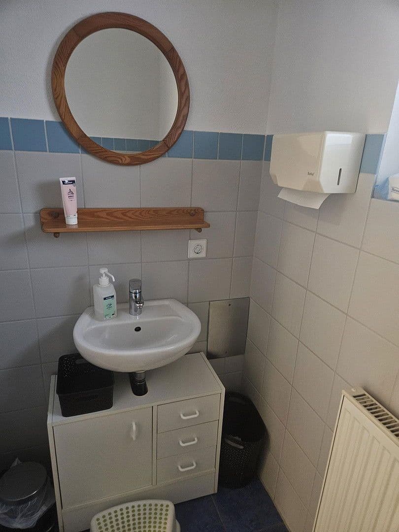 Prenájom kancelárie 80 m², Lehenbuckl 39, Lenting, Bavorsko Prenájom kancelárie 80 m², Lehenbuckl 39, Lenting, Bavorsko