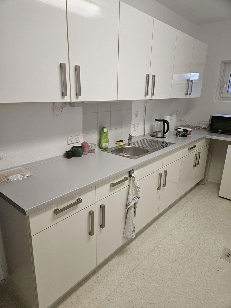 Prenájom kancelárie 80 m², Lehenbuckl 39, Lenting, Bavorsko Prenájom kancelárie 80 m², Lehenbuckl 39, Lenting, Bavorsko