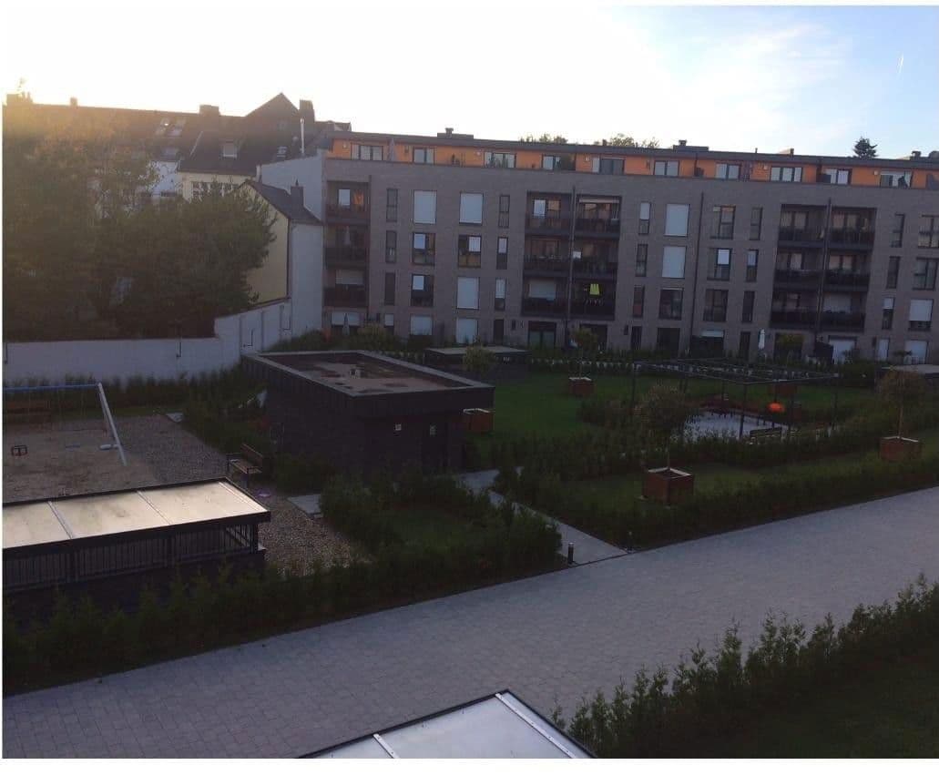 Prenájom bytu 4-izbový 132 m², Prinz-Ferdiand-Str. 144, Krefeld, Severné Porýnie - Westfálsko Prenájom bytu 4-izbový 132 m², Prinz-Ferdiand-Str. 144, Krefeld, Severné Porýnie - Westfálsko