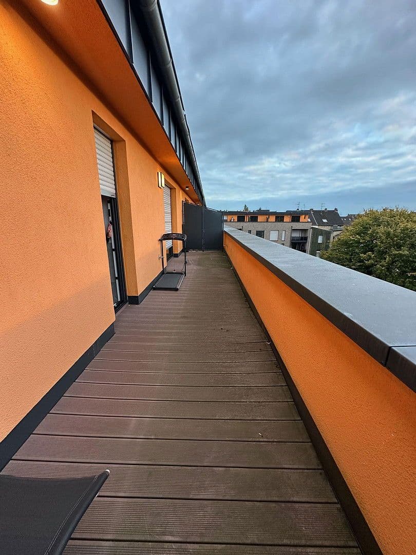 Prenájom bytu 4-izbový 132 m², Prinz-Ferdiand-Str. 144, Krefeld, Severné Porýnie - Westfálsko Prenájom bytu 4-izbový 132 m², Prinz-Ferdiand-Str. 144, Krefeld, Severné Porýnie - Westfálsko