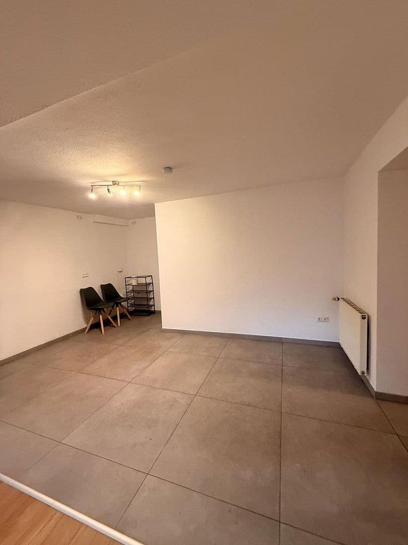 Prenájom bytu 4-izbový 120 m², Händelstraße 26, Limeshain, Hesensko Prenájom bytu 4-izbový 120 m², Händelstraße 26, Limeshain, Hesensko