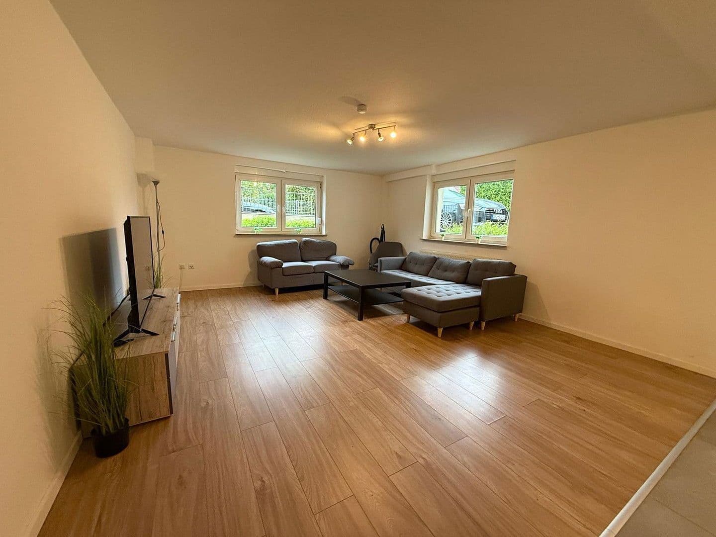 Prenájom bytu 4-izbový 120 m², Händelstraße 26, Limeshain, Hesensko Prenájom bytu 4-izbový 120 m², Händelstraße 26, Limeshain, Hesensko