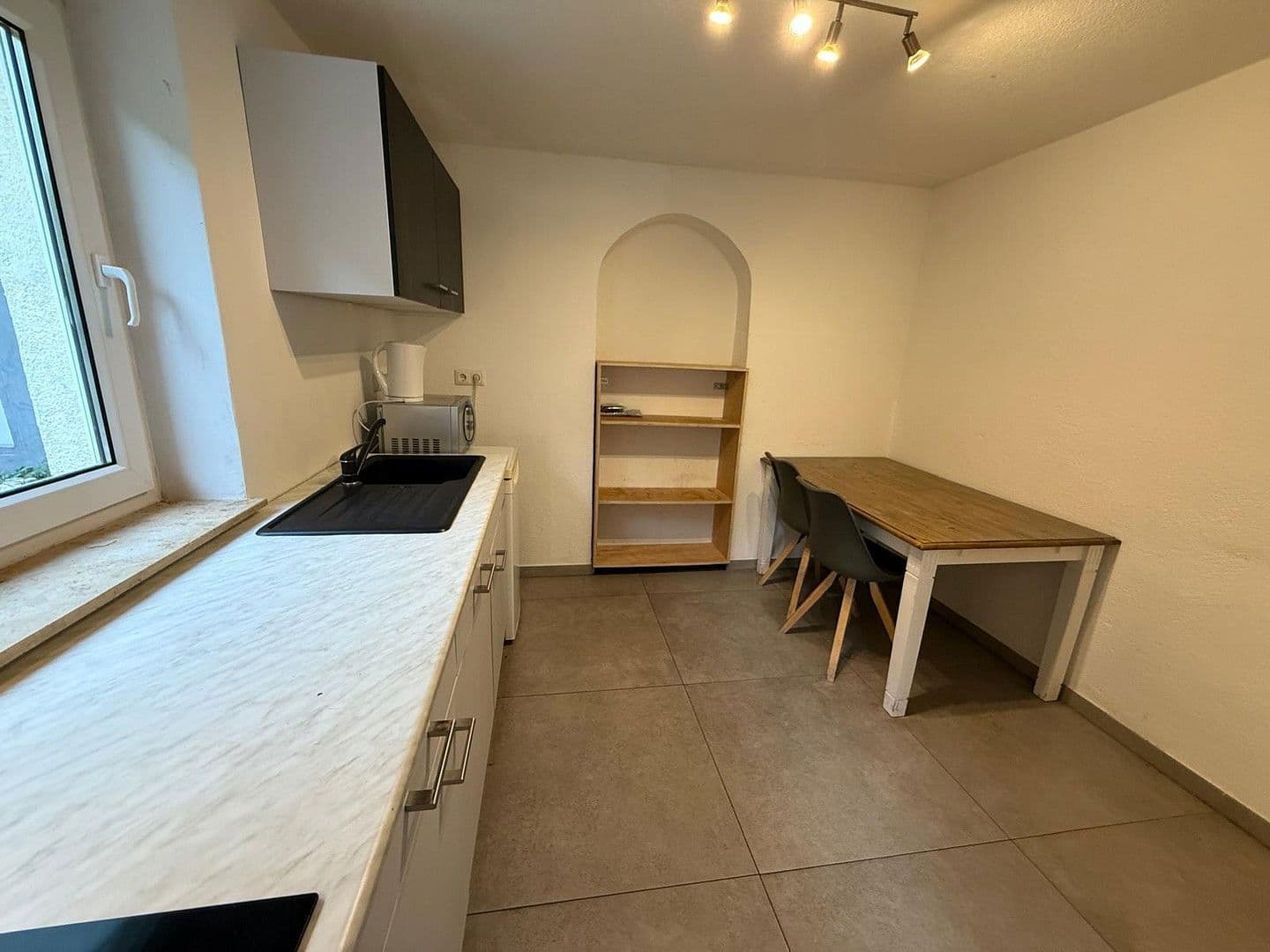 Prenájom bytu 4-izbový 120 m², Händelstraße 26, Limeshain, Hesensko Prenájom bytu 4-izbový 120 m², Händelstraße 26, Limeshain, Hesensko