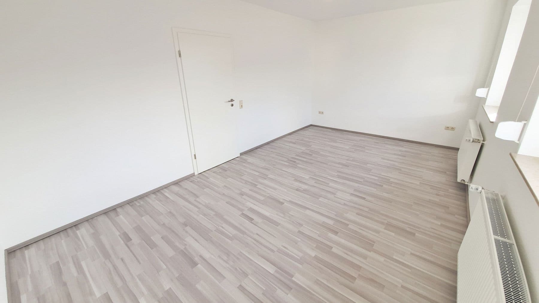 Prenájom domu 100 m², pozemek 180 m², Peine, Dolné Sasko Prenájom domu 100 m², pozemek 180 m², Peine, Dolné Sasko