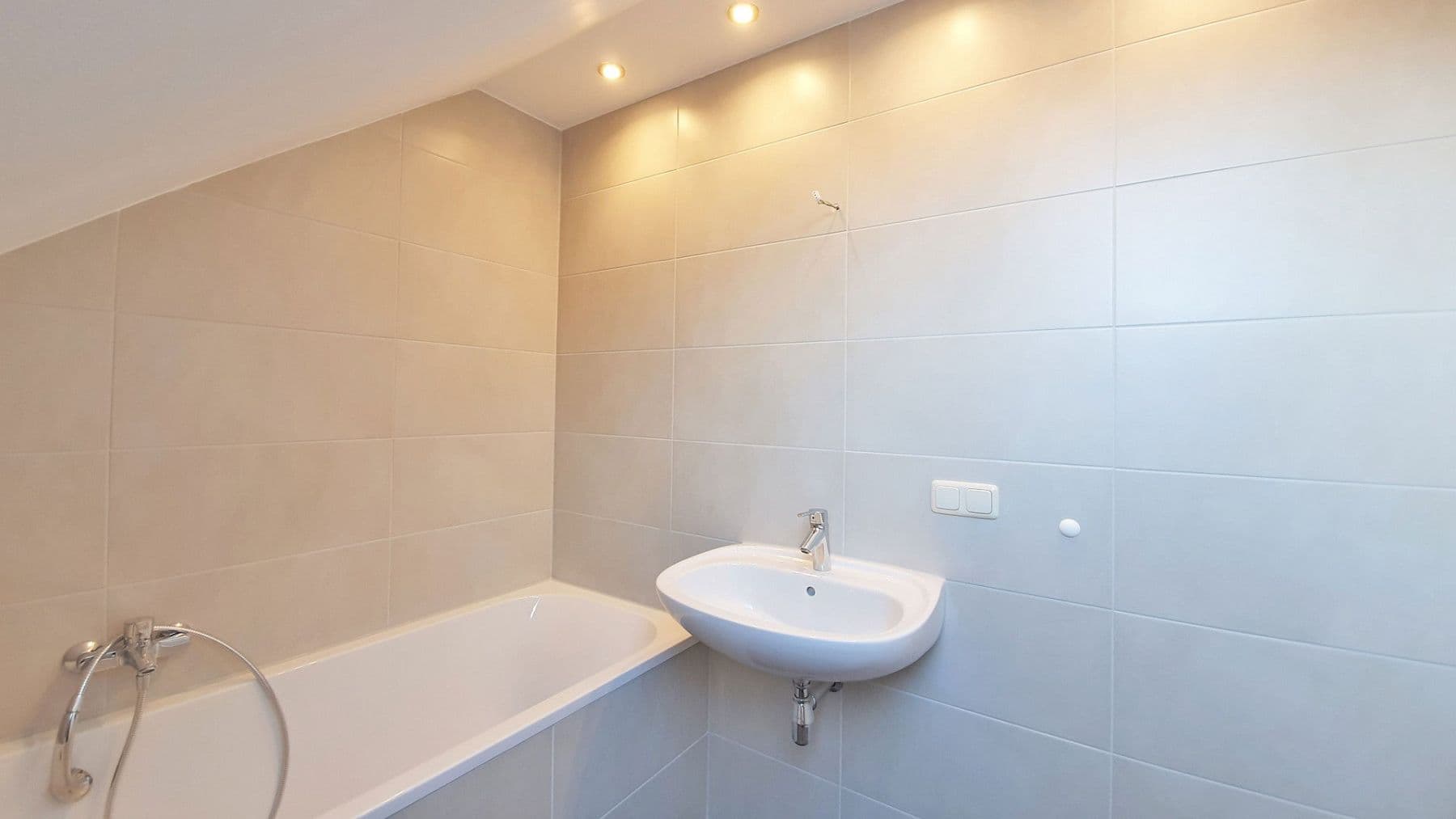 Prenájom domu 100 m², pozemek 180 m², Peine, Dolné Sasko Prenájom domu 100 m², pozemek 180 m², Peine, Dolné Sasko