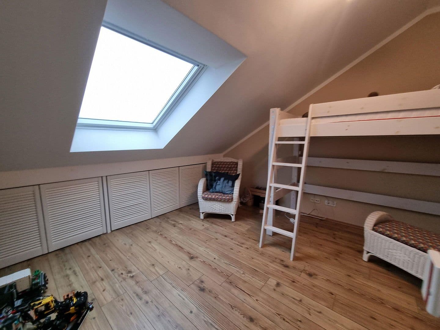 Predaj domu 119 m², pozemek 168 m², Hennigsdorf, Brandenbursko Predaj domu 119 m², pozemek 168 m², Hennigsdorf, Brandenbursko