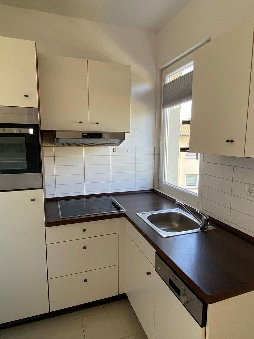 Prenájom bytu 3-izbový 60 m², Bergstraße 23, Bad Vilbel, Hesensko Prenájom bytu 3-izbový 60 m², Bergstraße 23, Bad Vilbel, Hesensko