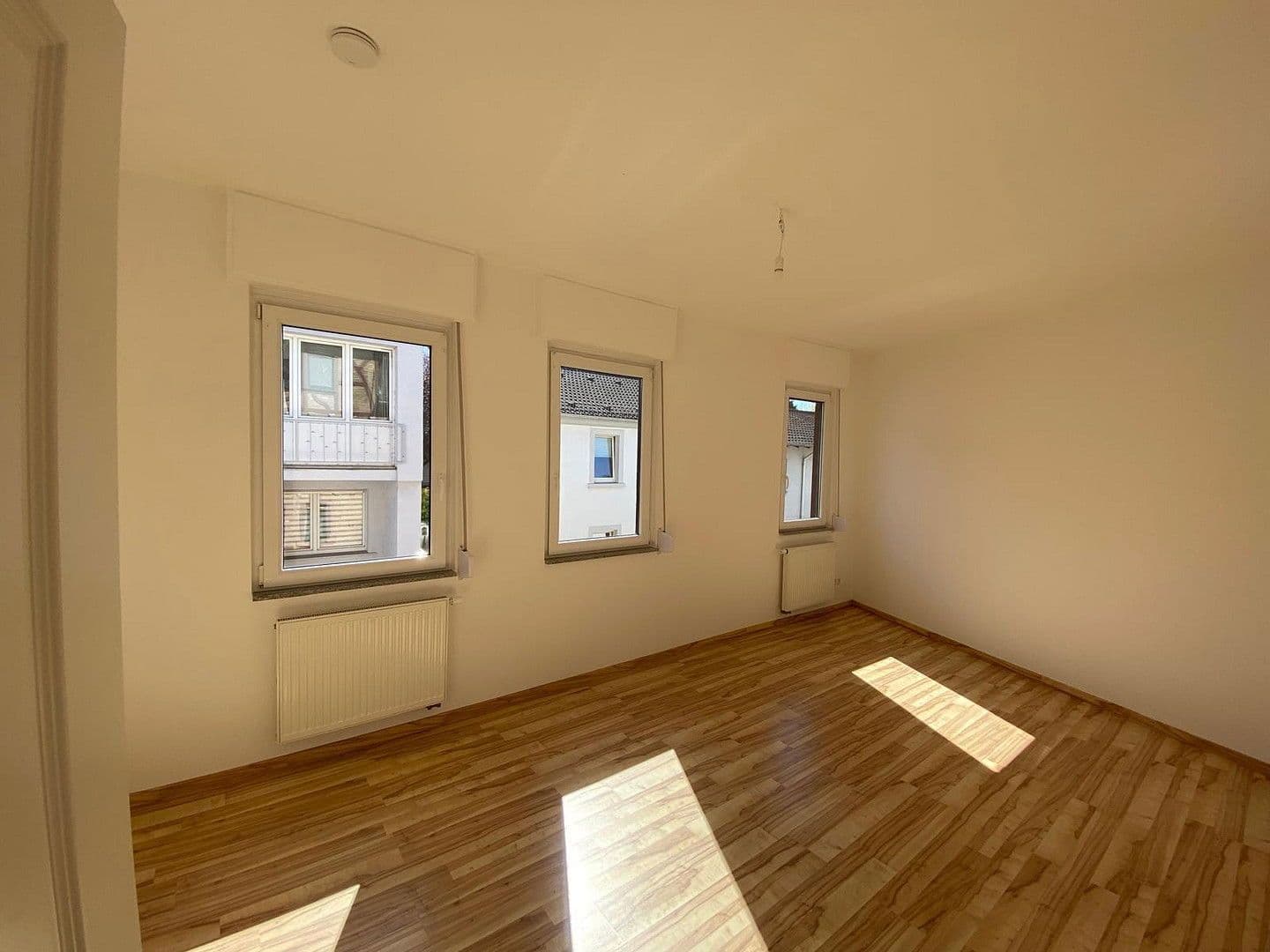 Prenájom bytu 3-izbový 60 m², Bergstraße 23, Bad Vilbel, Hesensko Prenájom bytu 3-izbový 60 m², Bergstraße 23, Bad Vilbel, Hesensko