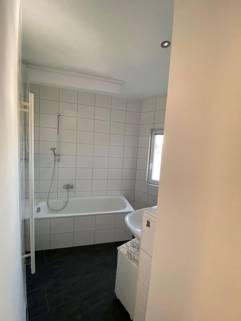 Prenájom bytu 3-izbový 60 m², Bergstraße 23, Bad Vilbel, Hesensko Prenájom bytu 3-izbový 60 m², Bergstraße 23, Bad Vilbel, Hesensko