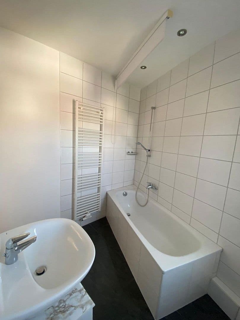 Prenájom bytu 3-izbový 60 m², Bergstraße 23, Bad Vilbel, Hesensko Prenájom bytu 3-izbový 60 m², Bergstraße 23, Bad Vilbel, Hesensko