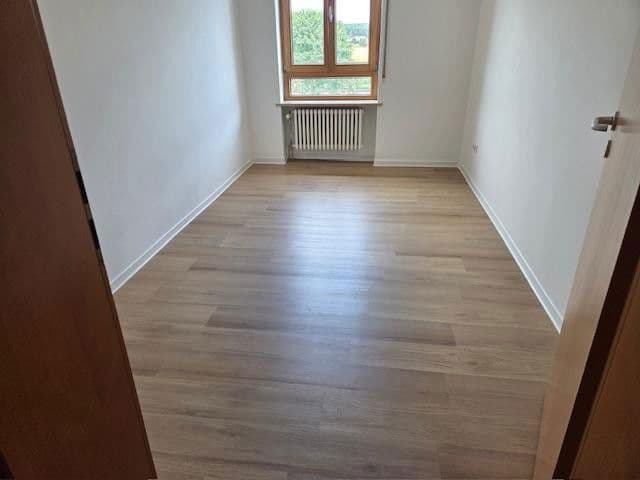 Prenájom bytu 3-izbový 72 m², Groß Kreutz (Havel), Brandenbursko Prenájom bytu 3-izbový 72 m², Groß Kreutz (Havel), Brandenbursko