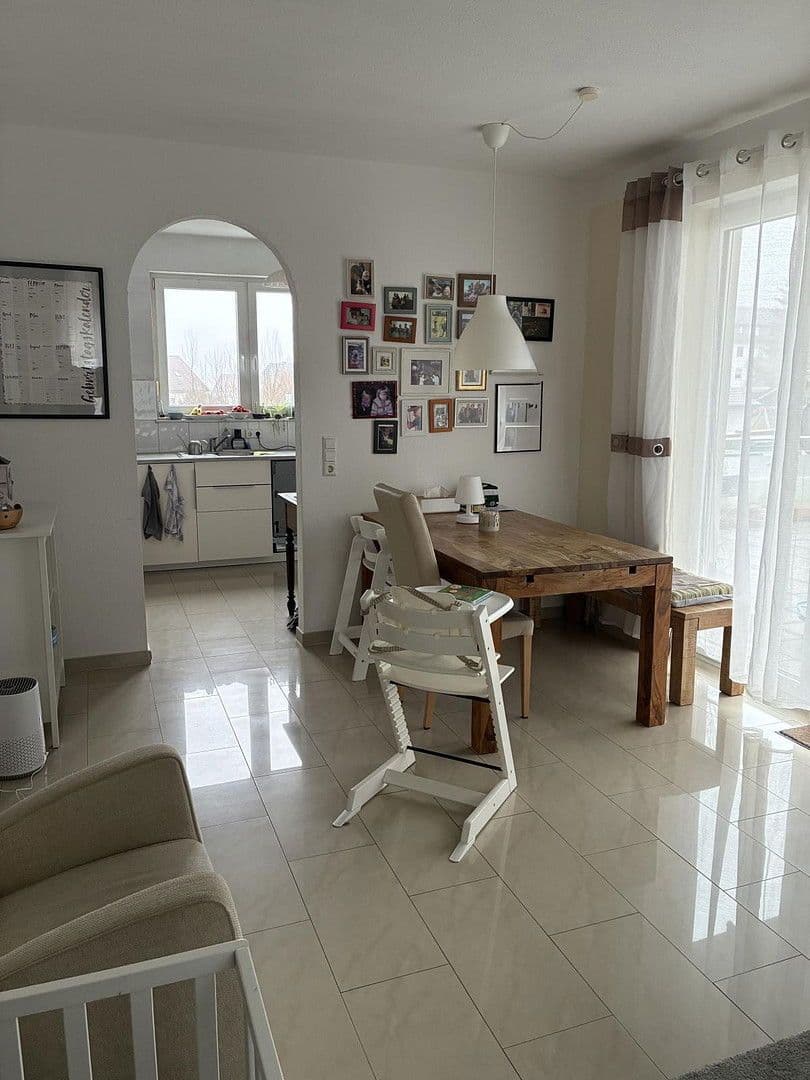 Prenájom bytu 4-izbový 94 m², Römerweg 33, Schömberg, Bádensko-Wurttembersko Prenájom bytu 4-izbový 94 m², Römerweg 33, Schömberg, Bádensko-Wurttembersko