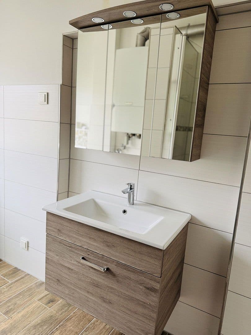 Prenájom bytu 4-izbový 75 m², Erlangen, Bavorsko Prenájom bytu 4-izbový 75 m², Erlangen, Bavorsko