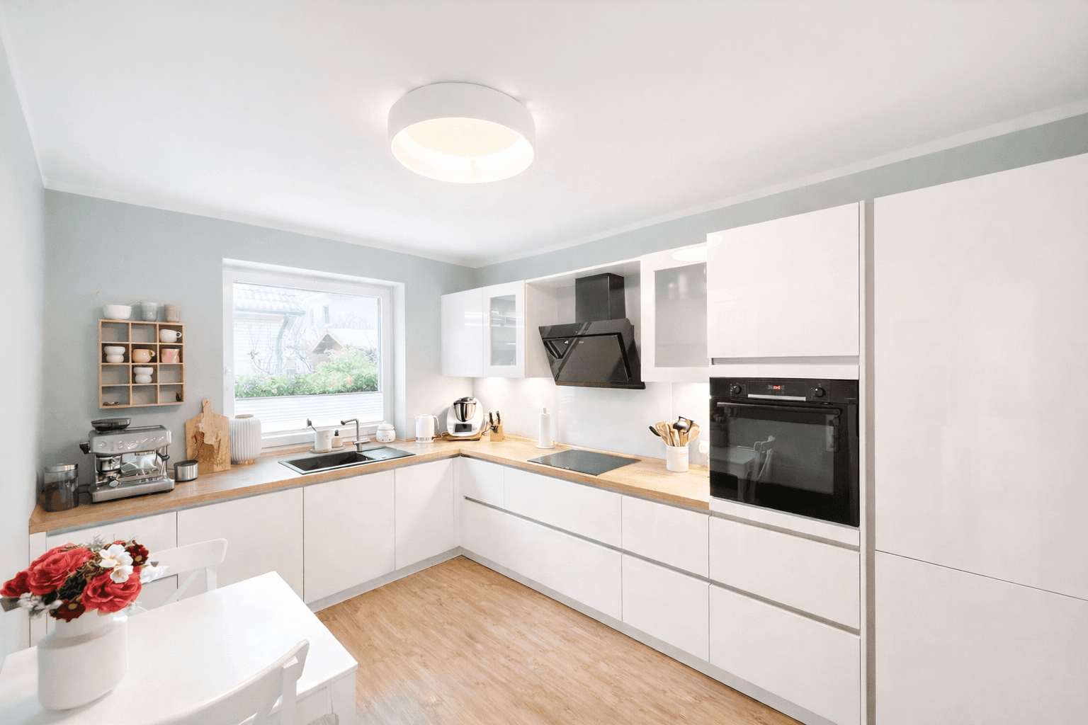 Predaj domu 110 m², pozemek 301 m², Wielandstraße 4b, Hude (Oldenburg), Dolné Sasko Predaj domu 110 m², pozemek 301 m², Wielandstraße 4b, Hude (Oldenburg), Dolné Sasko