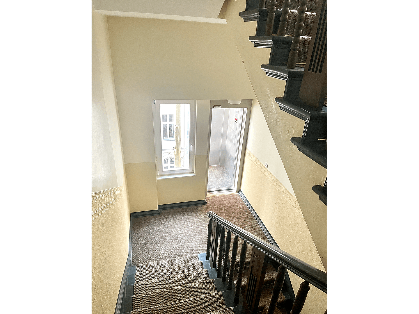 Predaj bytu 3-izbový 71 m², Berlin, Berlín Predaj bytu 3-izbový 71 m², Berlin, Berlín