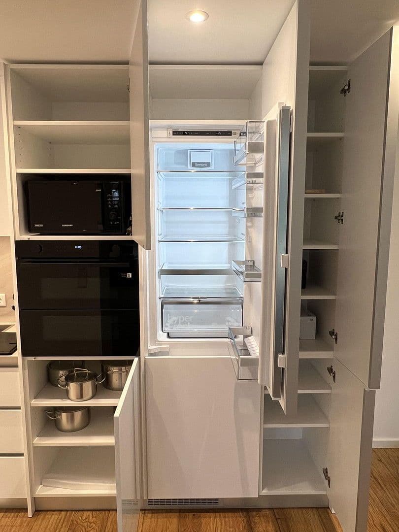 Prenájom bytu 2-izbový 95 m², Rubensstraße 12, Düsseldorf, Severné Porýnie - Westfálsko Prenájom bytu 2-izbový 95 m², Rubensstraße 12, Düsseldorf, Severné Porýnie - Westfálsko