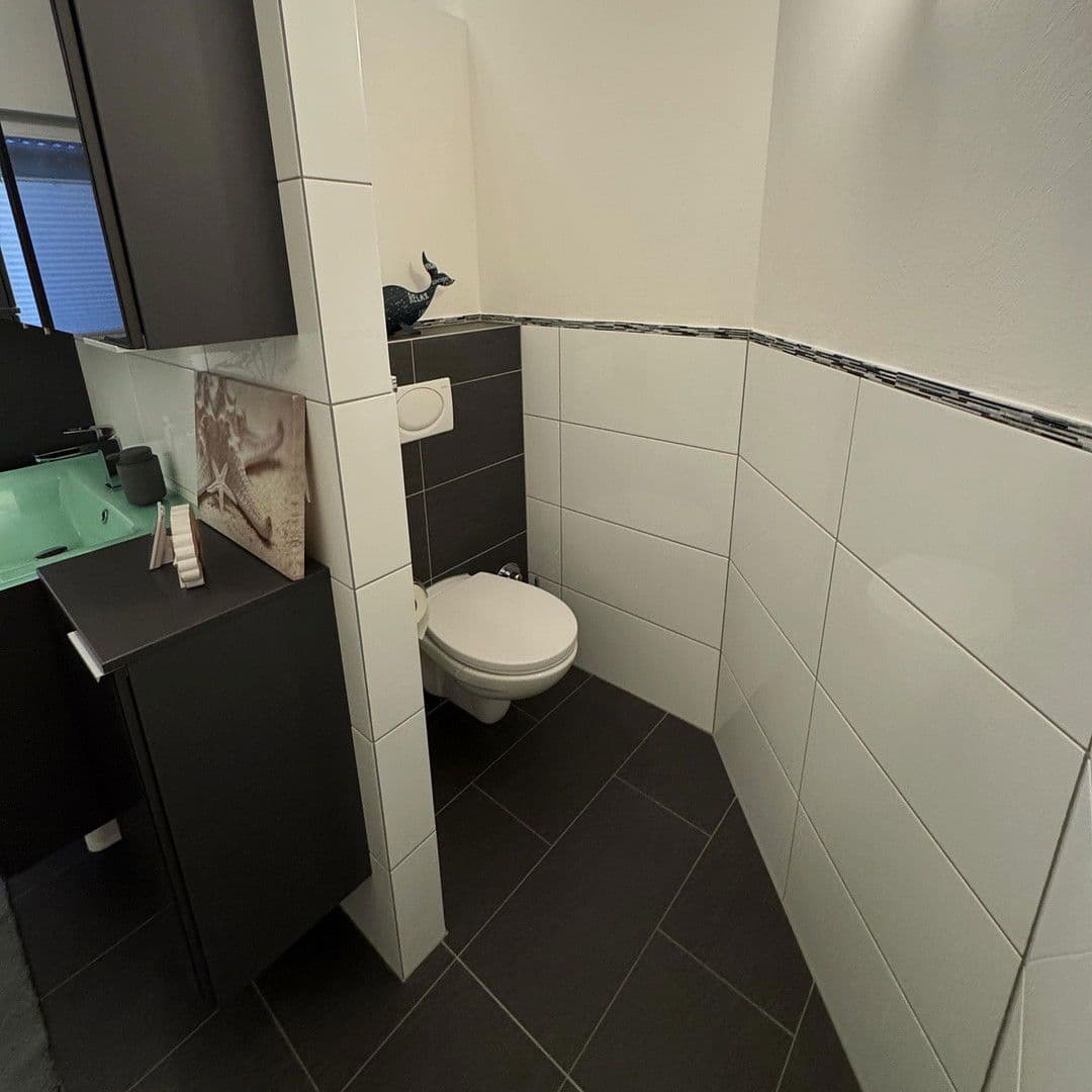 Prenájom bytu 3-izbový 100 m², Edenkoben, Porýnie-Falcko Prenájom bytu 3-izbový 100 m², Edenkoben, Porýnie-Falcko