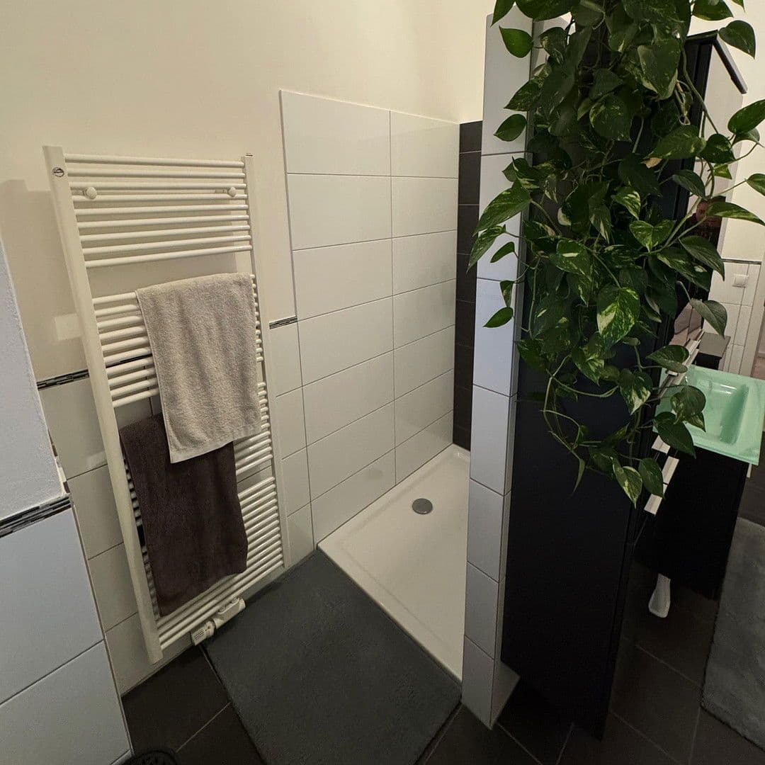 Prenájom bytu 3-izbový 100 m², Edenkoben, Porýnie-Falcko Prenájom bytu 3-izbový 100 m², Edenkoben, Porýnie-Falcko