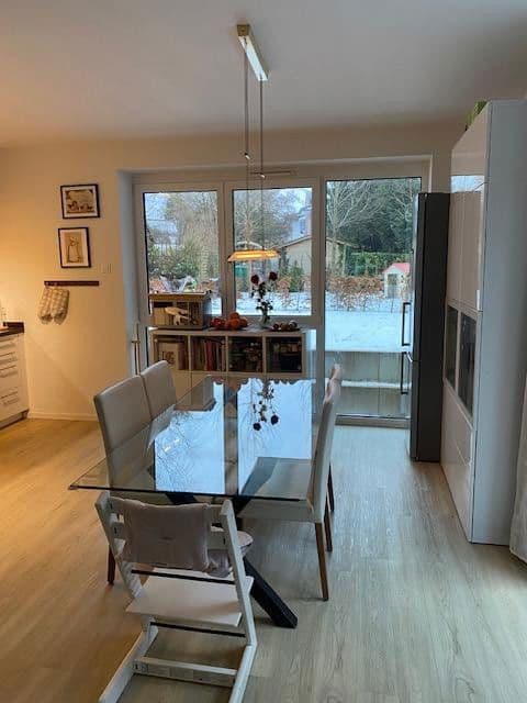 Prenájom bytu 4-izbový 109 m², Hamburg - Wellingsbüttel, Hamburg Prenájom bytu 4-izbový 109 m², Hamburg - Wellingsbüttel, Hamburg