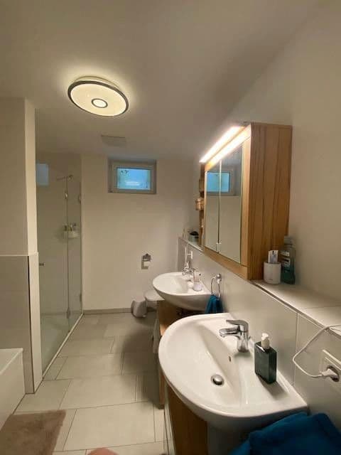 Prenájom bytu 4-izbový 109 m², Hamburg - Wellingsbüttel, Hamburg Prenájom bytu 4-izbový 109 m², Hamburg - Wellingsbüttel, Hamburg