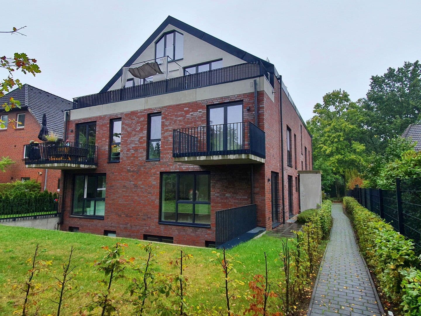 Prenájom bytu 4-izbový 109 m², Hamburg - Wellingsbüttel, Hamburg Prenájom bytu 4-izbový 109 m², Hamburg - Wellingsbüttel, Hamburg