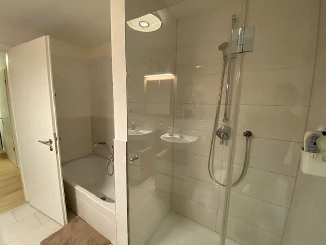 Prenájom bytu 4-izbový 109 m², Hamburg - Wellingsbüttel, Hamburg Prenájom bytu 4-izbový 109 m², Hamburg - Wellingsbüttel, Hamburg