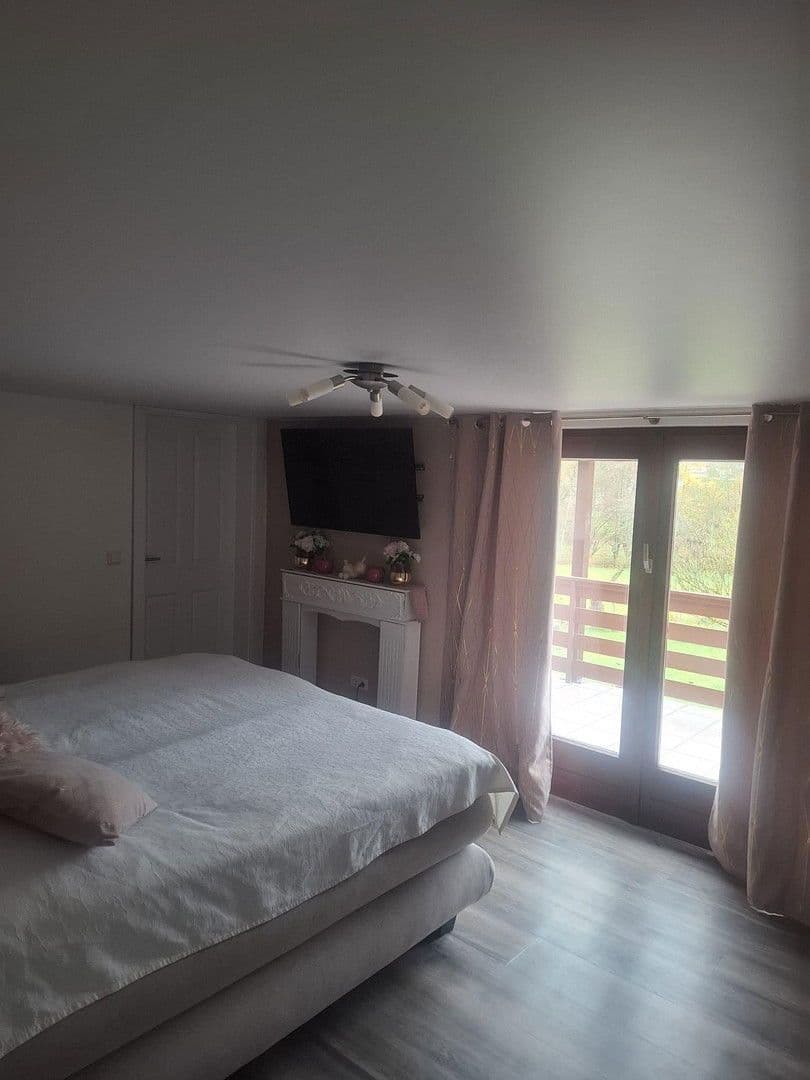 Predaj domu 150 m², pozemek 1.400 m², Hauptstrasse 14, Obererbach, Porýnie-Falcko Predaj domu 150 m², pozemek 1.400 m², Hauptstrasse 14, Obererbach, Porýnie-Falcko