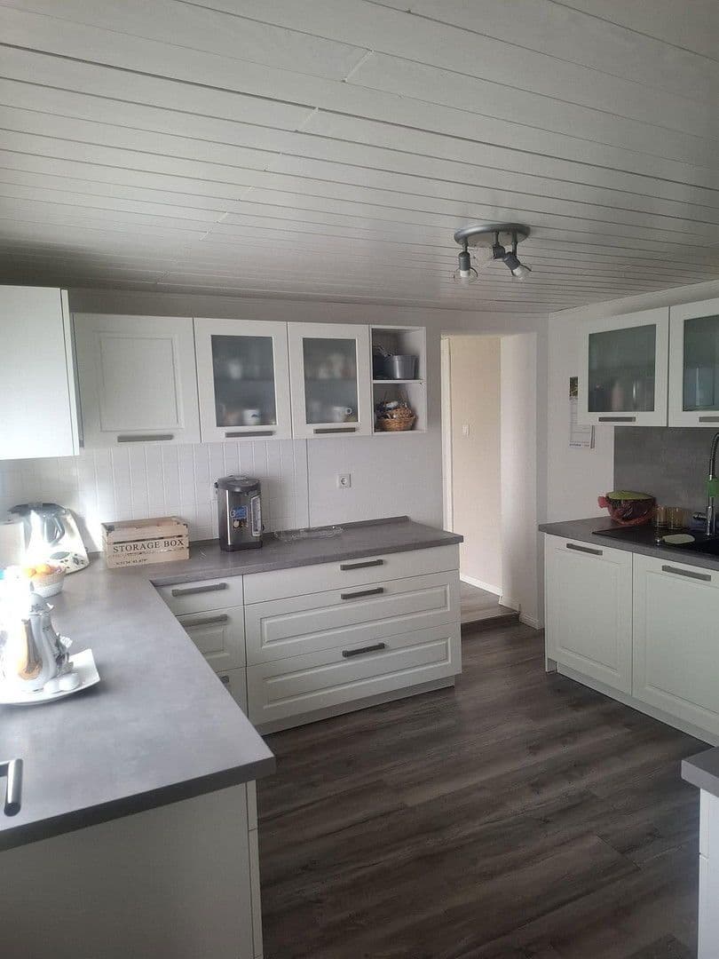 Predaj domu 150 m², pozemek 1.400 m², Hauptstrasse 14, Obererbach, Porýnie-Falcko Predaj domu 150 m², pozemek 1.400 m², Hauptstrasse 14, Obererbach, Porýnie-Falcko