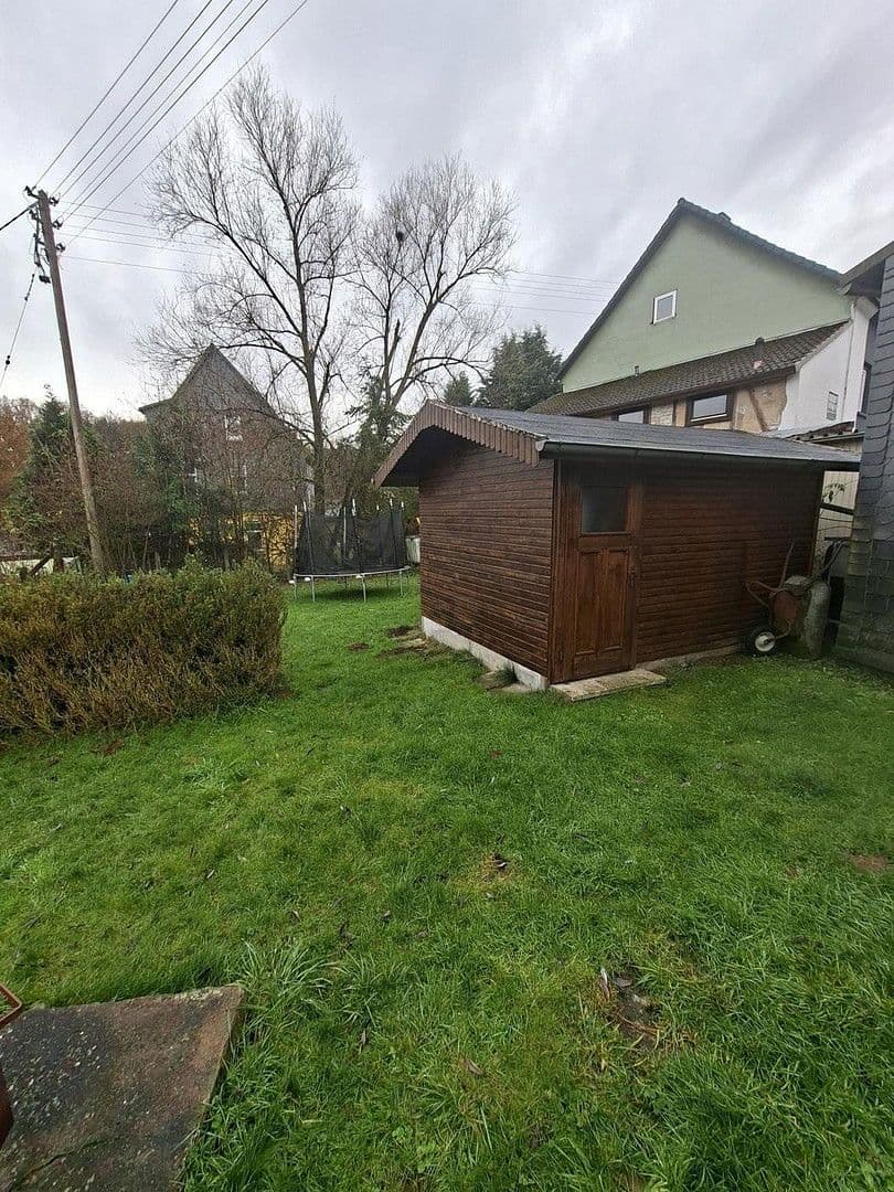 Predaj domu 150 m², pozemek 1.400 m², Hauptstrasse 14, Obererbach, Porýnie-Falcko Predaj domu 150 m², pozemek 1.400 m², Hauptstrasse 14, Obererbach, Porýnie-Falcko