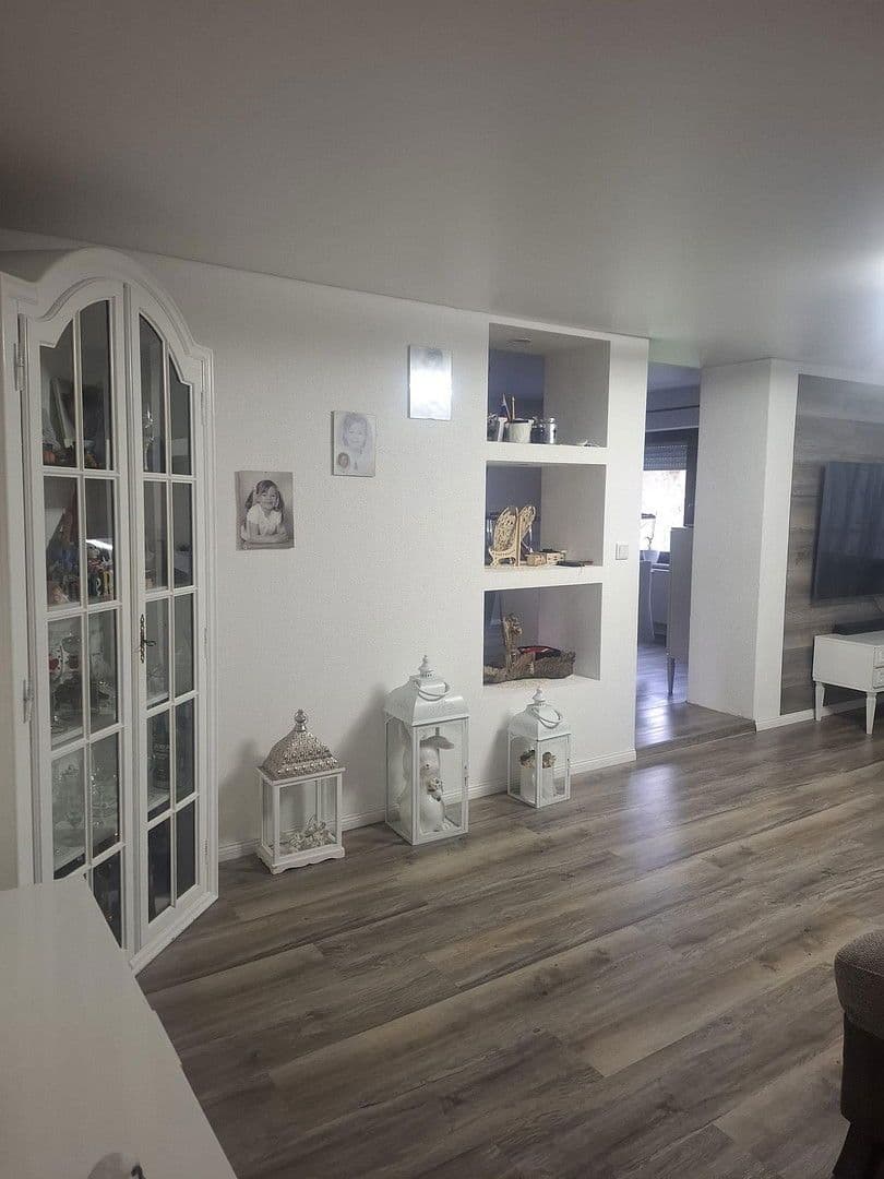 Predaj domu 150 m², pozemek 1.400 m², Hauptstrasse 14, Obererbach, Porýnie-Falcko Predaj domu 150 m², pozemek 1.400 m², Hauptstrasse 14, Obererbach, Porýnie-Falcko