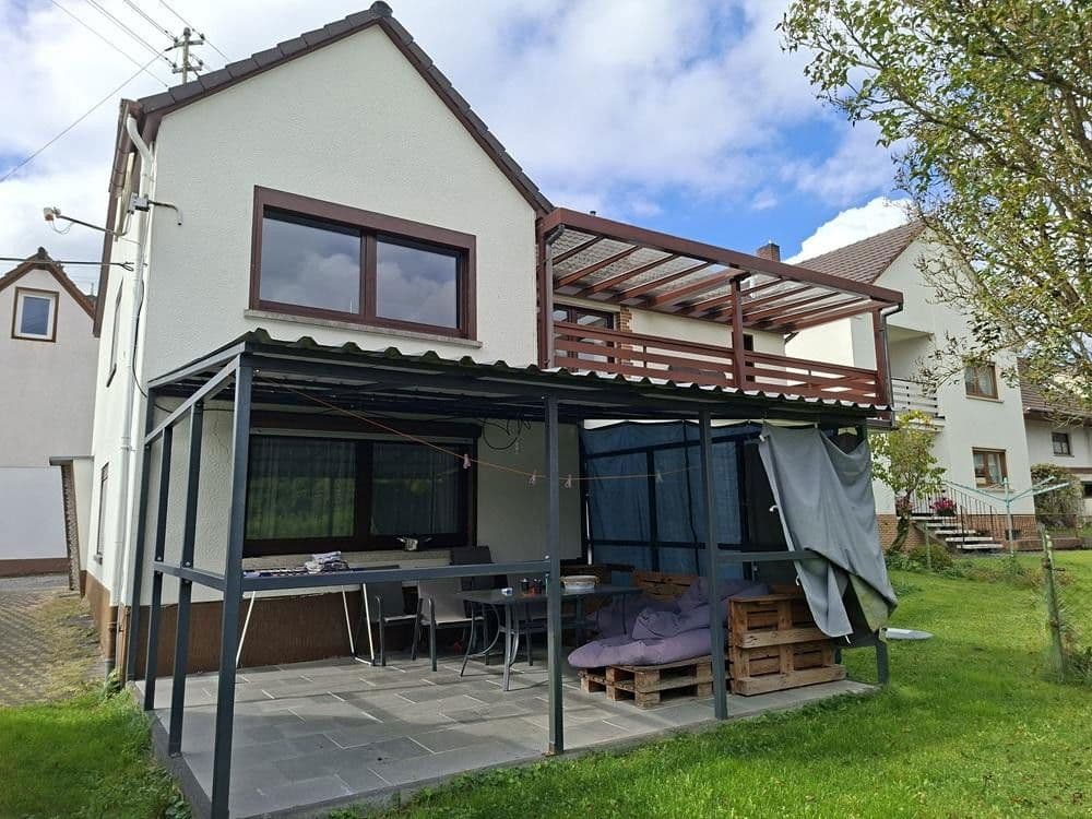 Predaj domu 150 m², pozemek 1.400 m², Hauptstrasse 14, Obererbach, Porýnie-Falcko Predaj domu 150 m², pozemek 1.400 m², Hauptstrasse 14, Obererbach, Porýnie-Falcko