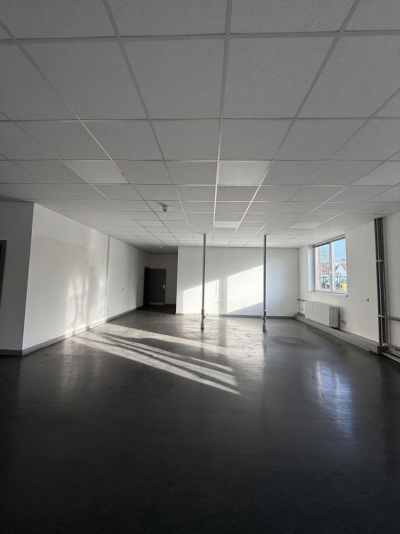 Prenájom nebytového priestoru 2.170 m², Magdeburgerstrasse 37, Gelsenkirchen, Severné Porýnie - Westfálsko Prenájom nebytového priestoru 2.170 m², Magdeburgerstrasse 37, Gelsenkirchen, Severné Porýnie - Westfálsko