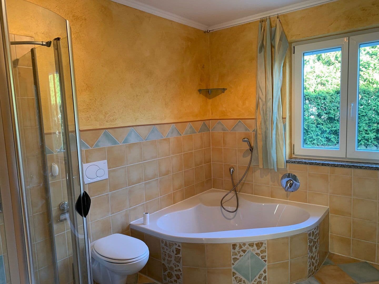 Prenájom domu 170 m², pozemek 450 m², Adlkofen, Bavorsko Prenájom domu 170 m², pozemek 450 m², Adlkofen, Bavorsko