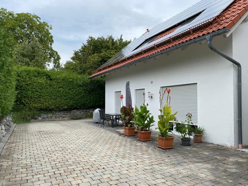 Prenájom domu 170 m², pozemek 450 m², Adlkofen, Bavorsko Prenájom domu 170 m², pozemek 450 m², Adlkofen, Bavorsko