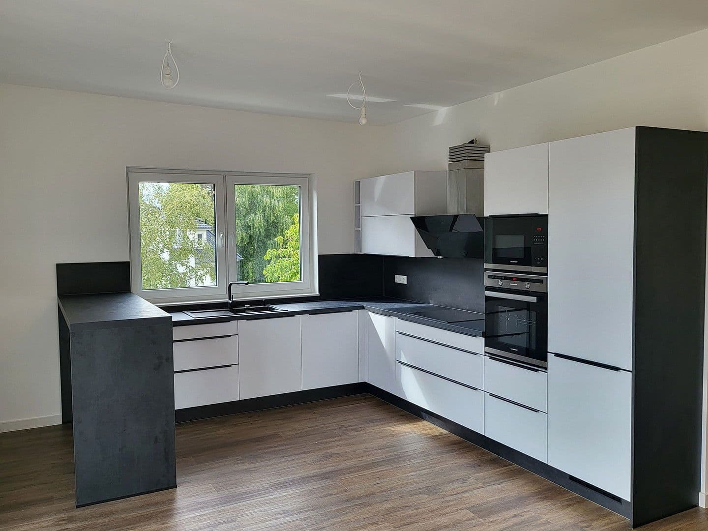 Prenájom bytu 4-izbový 140 m², Minden, Severné Porýnie - Westfálsko Prenájom bytu 4-izbový 140 m², Minden, Severné Porýnie - Westfálsko